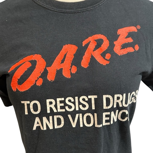 Black D.A.R.E. Graphic T-Shirt S - Picture 3 of 5
